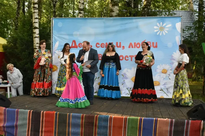 Фестиваль семейного творчества «Семья талантами богата»