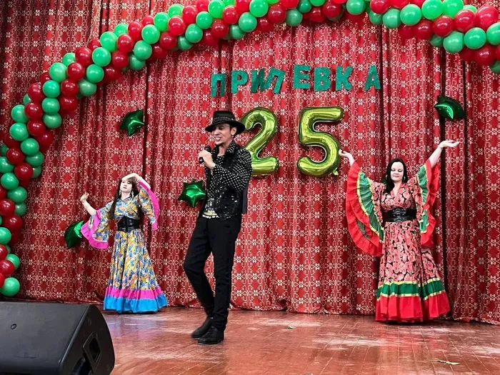 Поздравление народного ансамбля народной песни «Припевка» 
с юбилеем