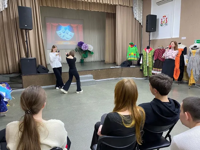 Тематическая программа «За кулисами театра»