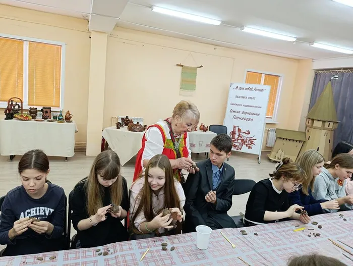 Выставка гончарных изделий С.Б. Гончарова