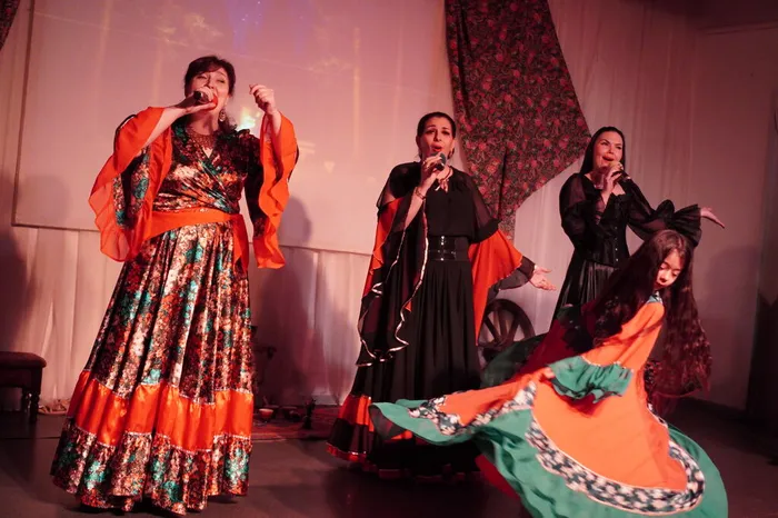 Театрализованная концертная программа «Цыгане едут!»