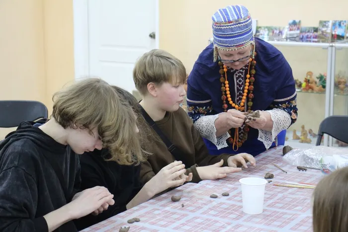 Выставка гончарных изделий С.Б. Гончарова