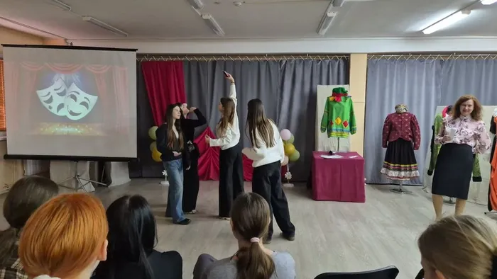 Тематическая программа «За кулисами театра»