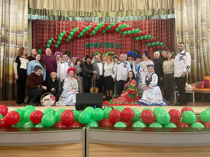 Поздравление народного ансамбля народной песни «Припевка» 
с юбилеем